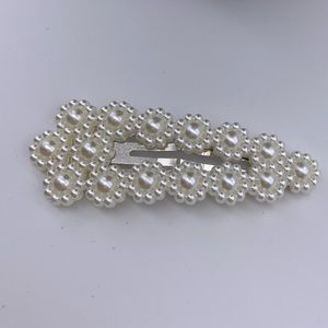 Chic new faux pearl hair Clip